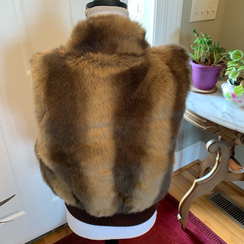 Ladies faux fur vest - Picture 2 of 6